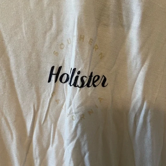Women’s Hollister Tee Shirt - Picture 3 of 6